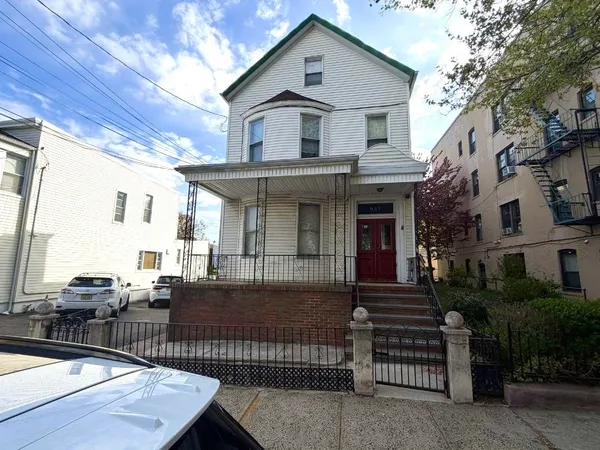 $2,250 | 927 18th Street, Unit 1, Union City, NJ 07087