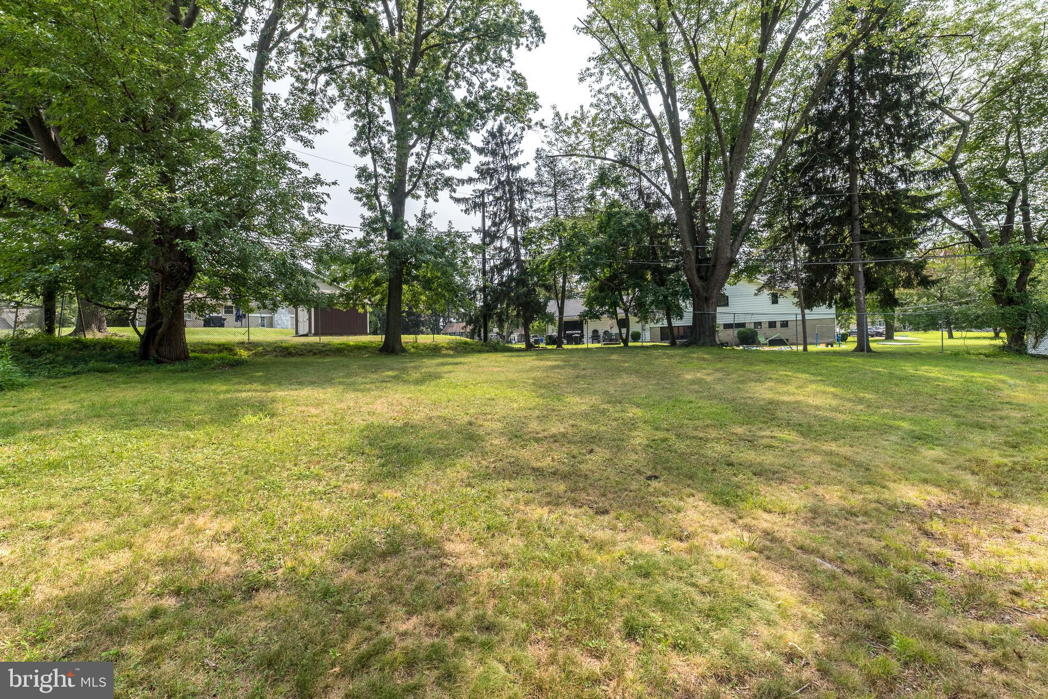 417 Gribbel Road Wyncote, PA 19095 - Photo 28 of 60 Large Yard