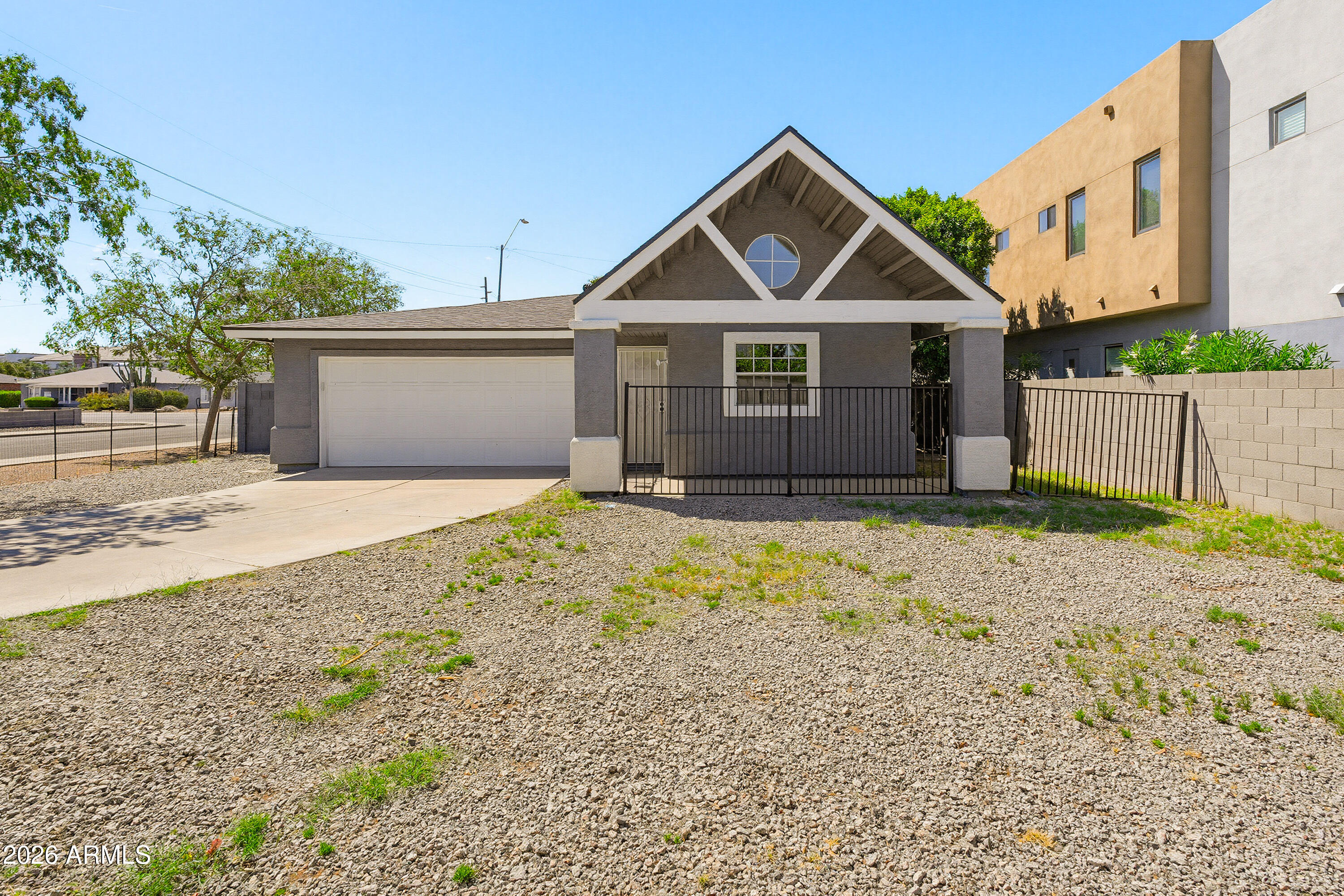 344 East Osborn Road Phoenix, AZ 85012 - Photo 4 of 37 344 E Osborn Rd-33