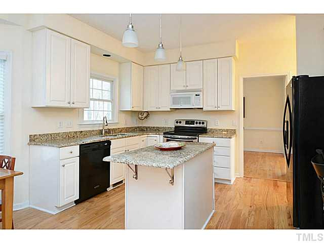 7916 Verona Place Raleigh, NC 27613 - Photo 9 of 23 Kitchen