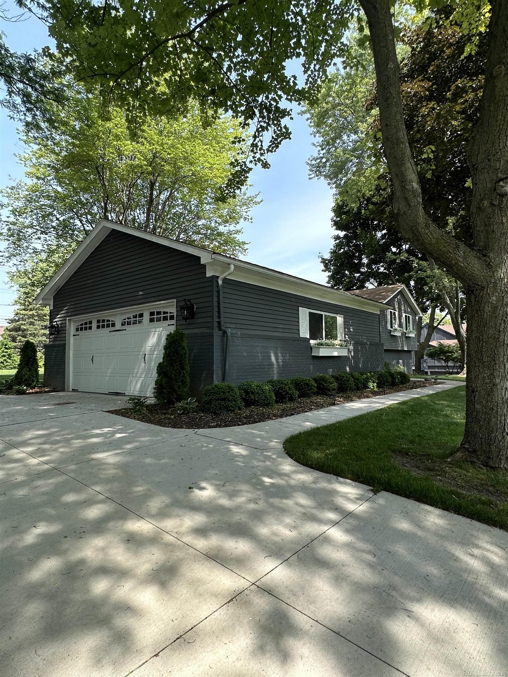 580 Longford Drive Rochester Hills, MI 48309 - Photo 3 of 31