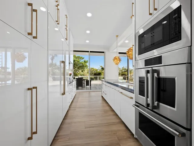 $2,300,000 | 1800 Benjamin Franklin Drive, Unit A102, Sarasota, FL 34236