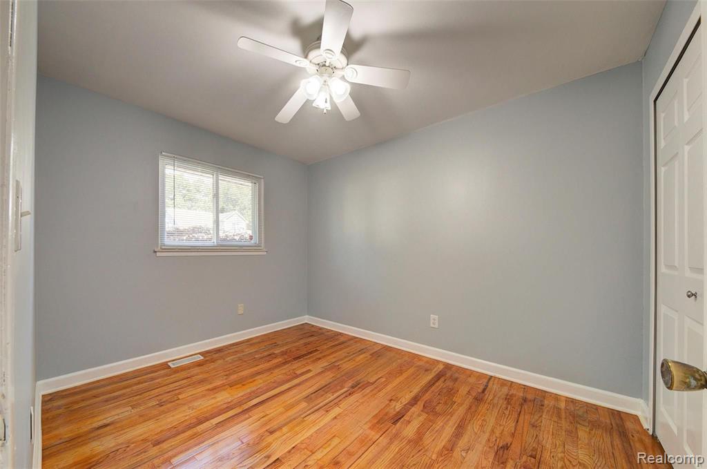 6480 Dillon Road Garden City, MI 48135 - Photo 26 of 45