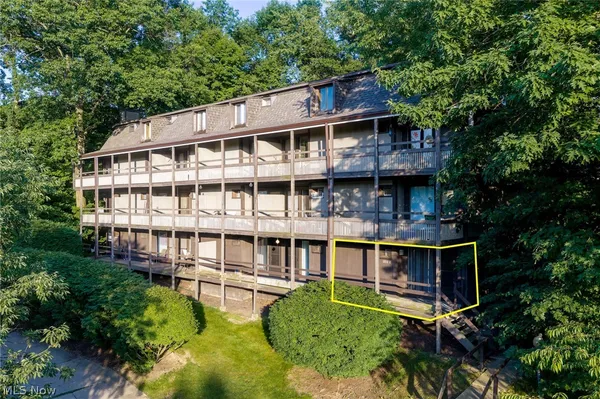 $139,900 | 1712 Treetop Trail, Unit 37, Akron, OH 44313