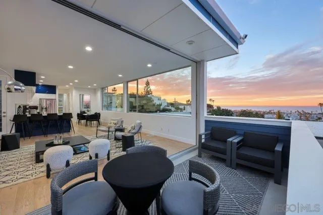 $3,199,000 | 4545 Newport Avenue, San Diego, CA 92107