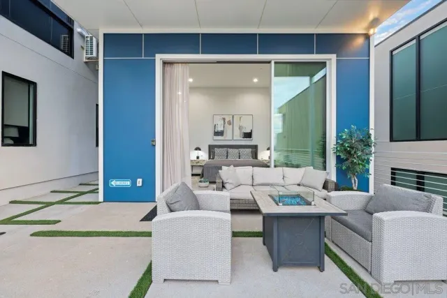 $3,199,000 | 4545 Newport Avenue, San Diego, CA 92107