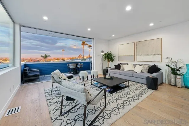 $3,199,000 | 4545 Newport Avenue, San Diego, CA 92107