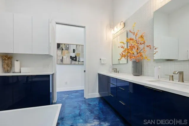 $3,199,000 | 4545 Newport Avenue, San Diego, CA 92107