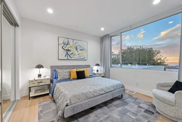 $3,199,000 | 4545 Newport Avenue, San Diego, CA 92107