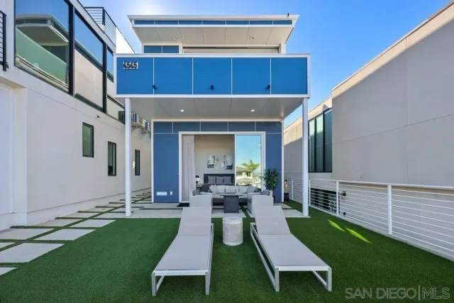 $3,199,000 | 4545 Newport Avenue, San Diego, CA 92107