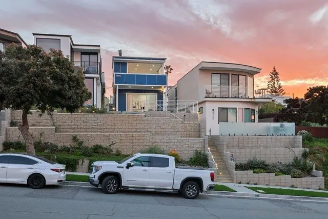 $3,199,000 | 4545 Newport Avenue, San Diego, CA 92107