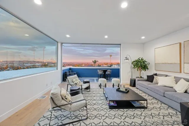 $3,199,000 | 4545 Newport Avenue, San Diego, CA 92107