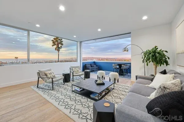 $3,199,000 | 4545 Newport Avenue, San Diego, CA 92107
