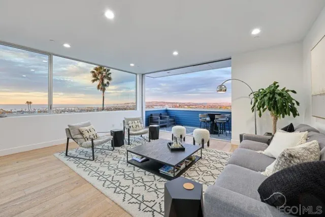 $3,199,000 | 4545 Newport Avenue, San Diego, CA 92107