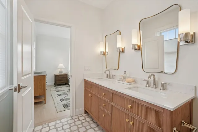 $1,899,000 | 4 Lookout Lane, Portsmouth, RI 02871