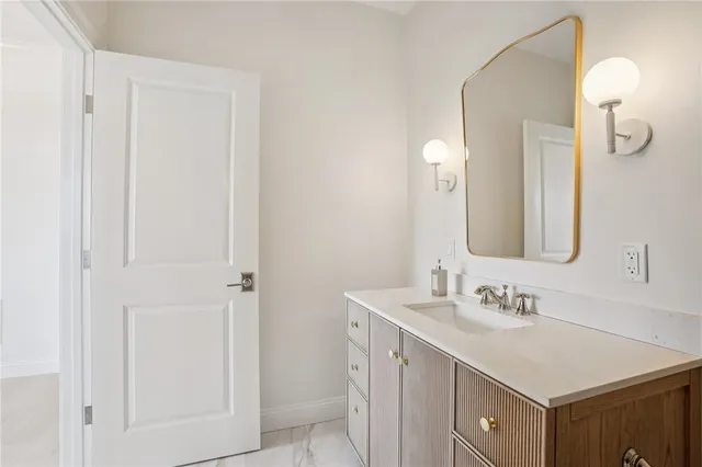 $1,899,000 | 4 Lookout Lane, Portsmouth, RI 02871