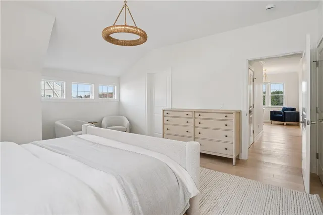 $1,899,000 | 4 Lookout Lane, Portsmouth, RI 02871