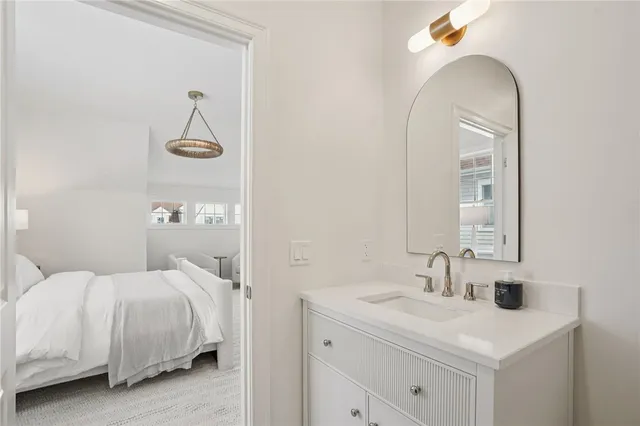 $1,899,000 | 4 Lookout Lane, Portsmouth, RI 02871