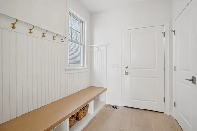 $1,899,000 | 4 Lookout Lane, Portsmouth, RI 02871