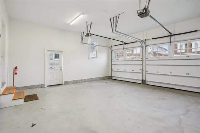 $1,899,000 | 4 Lookout Lane, Portsmouth, RI 02871