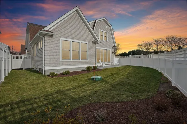 $1,899,000 | 4 Lookout Lane, Portsmouth, RI 02871