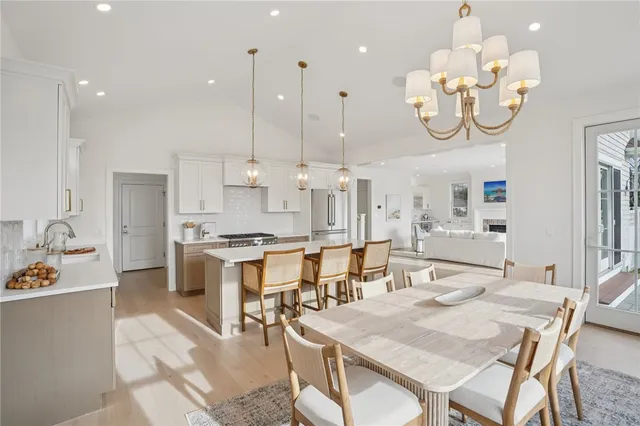 $1,899,000 | 4 Lookout Lane, Portsmouth, RI 02871