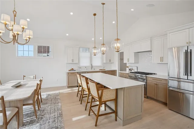 $1,899,000 | 4 Lookout Lane, Portsmouth, RI 02871