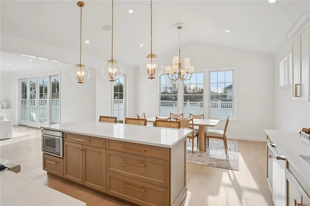 $1,899,000 | 4 Lookout Lane, Portsmouth, RI 02871