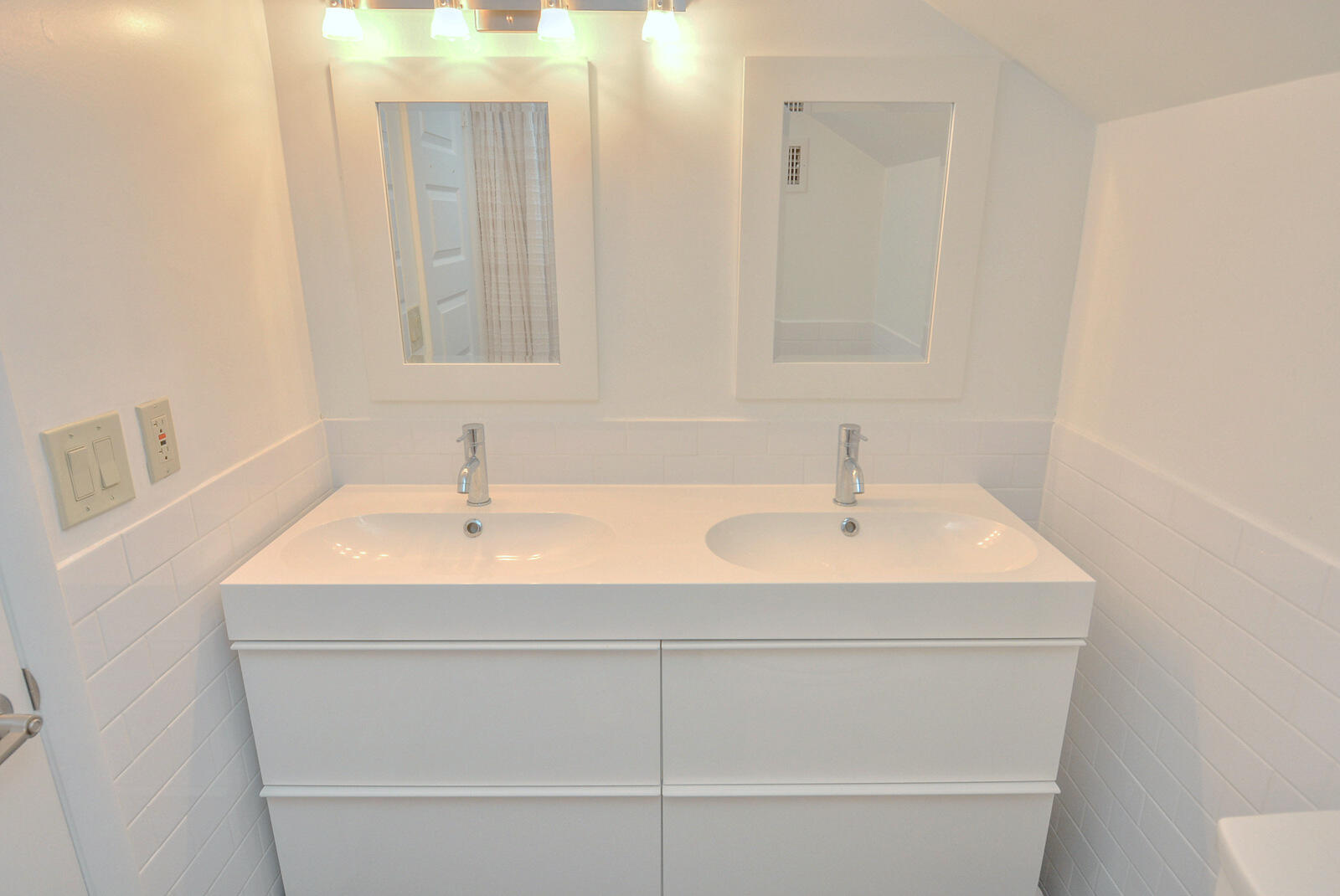 318 Golfview Circle Stuart, FL 34996 - Photo 30 of 39 a bathroom with a sink and a mirror