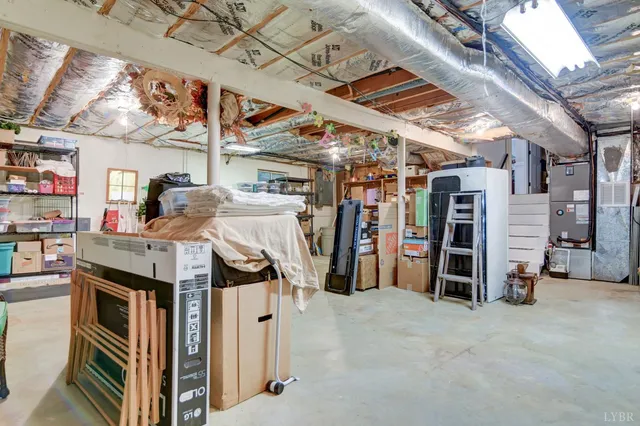 a view of a house with a small yard