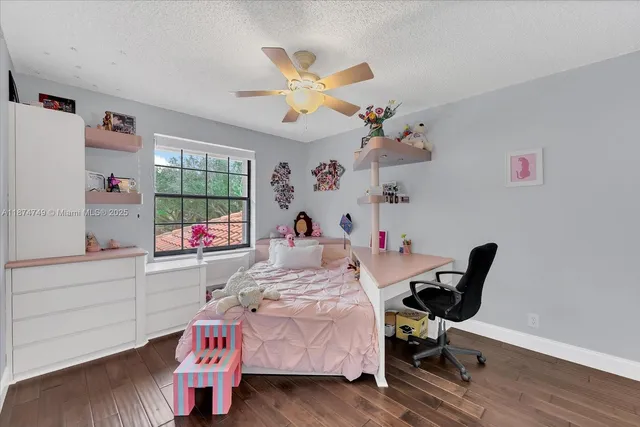 $1,075,000 | 10424 Southwest 17th Manor, Davie, FL 33324