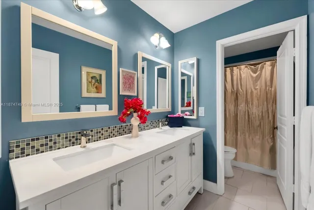 $1,075,000 | 10424 Southwest 17th Manor, Davie, FL 33324