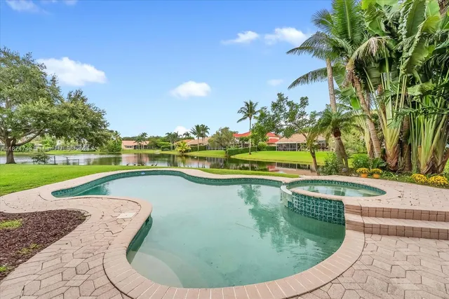 $1,075,000 | 10424 Southwest 17th Manor, Davie, FL 33324