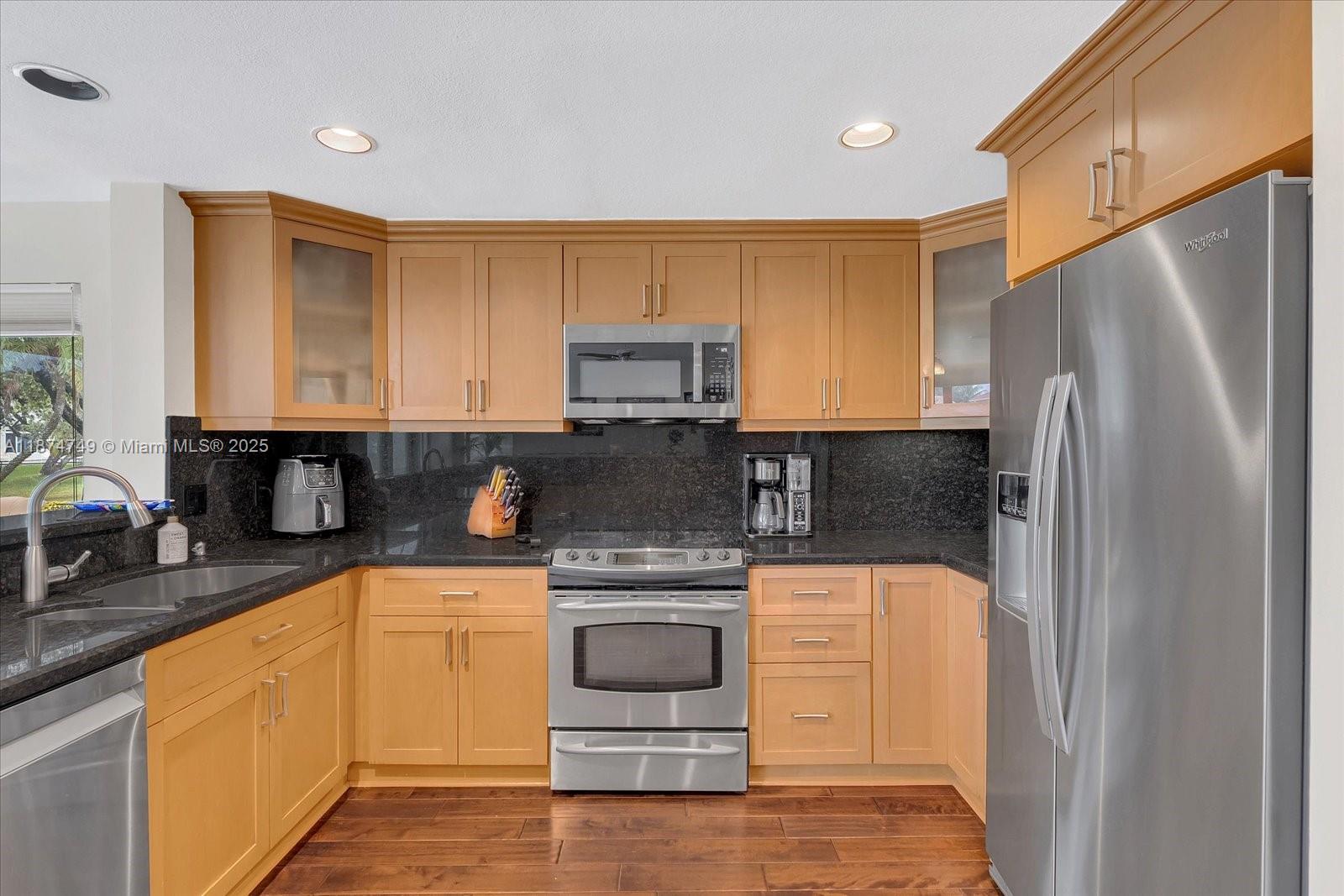 10424 Southwest 17th Manor Davie, FL 33324 - Photo 10 of 42