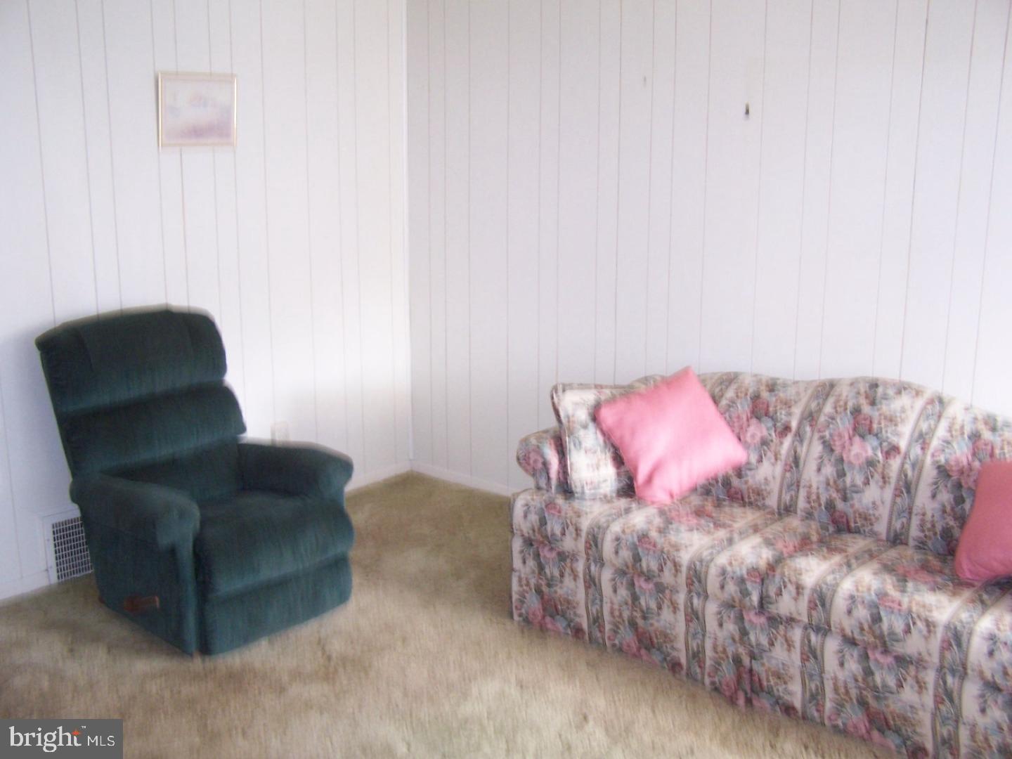 147 Golf Road Darby, PA 19023 - Photo 2 of 6