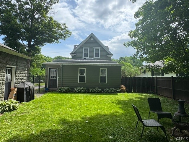 454 Sayles Street Oneida, NY 13421 - Photo 4 of 28 Nice rear yard