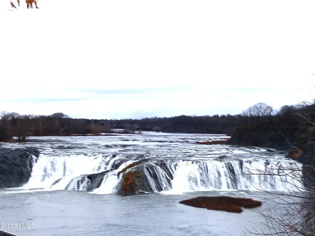 $975 | 16 Cataract Street, Unit 2, Cohoes, NY 12047