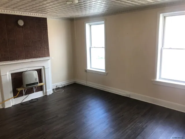 $975 | 16 Cataract Street, Unit 2, Cohoes, NY 12047