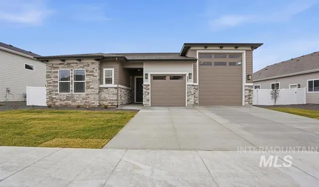 $799,990 | 883 North Falling Water Way, Eagle, ID 83616
