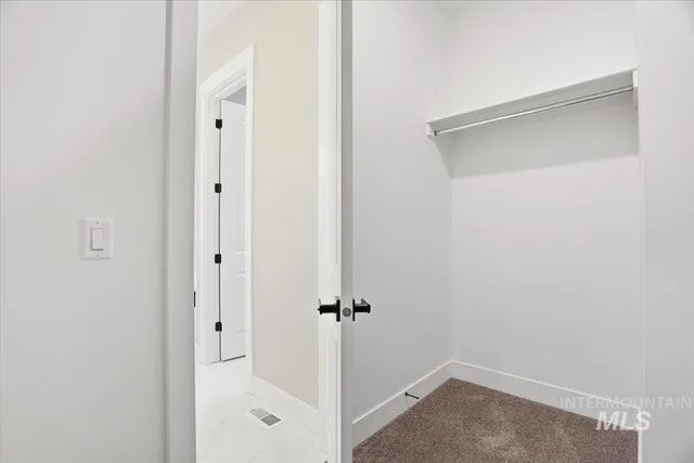 $799,990 | 883 North Falling Water Way, Eagle, ID 83616