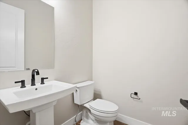 $799,990 | 883 North Falling Water Way, Eagle, ID 83616