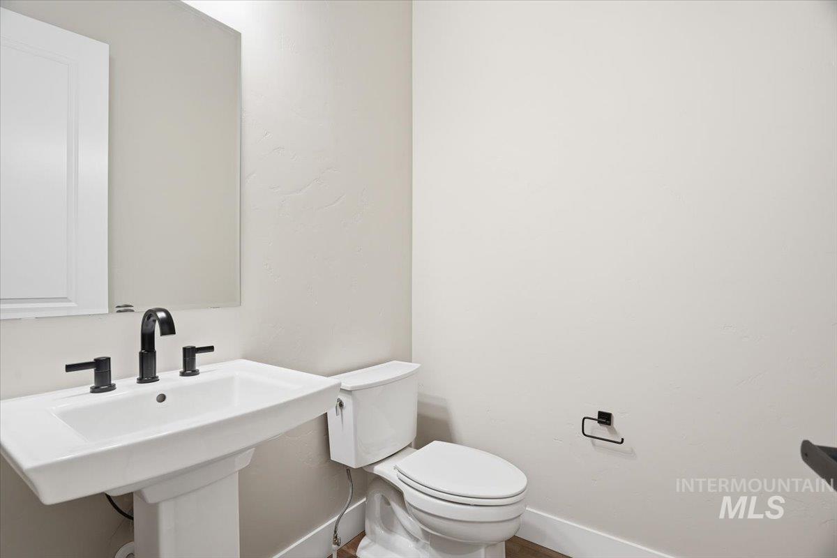 883 North Falling Water Way Eagle, ID 83616 - Photo 29 of 42