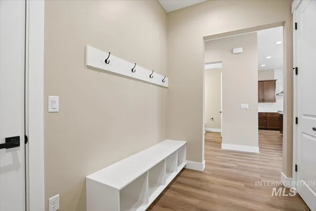 $799,990 | 883 North Falling Water Way, Eagle, ID 83616