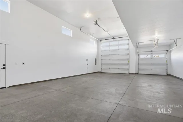 $799,990 | 883 North Falling Water Way, Eagle, ID 83616