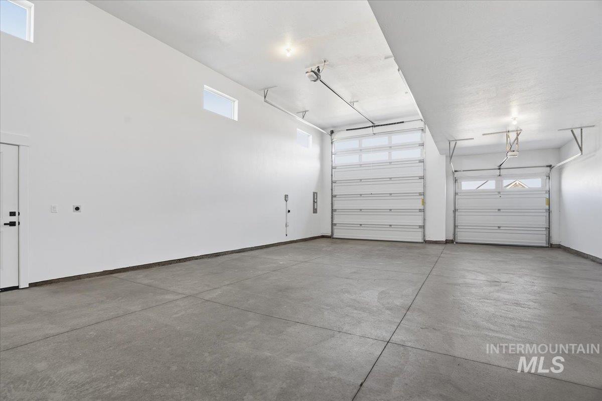 883 North Falling Water Way Eagle, ID 83616 - Photo 33 of 42