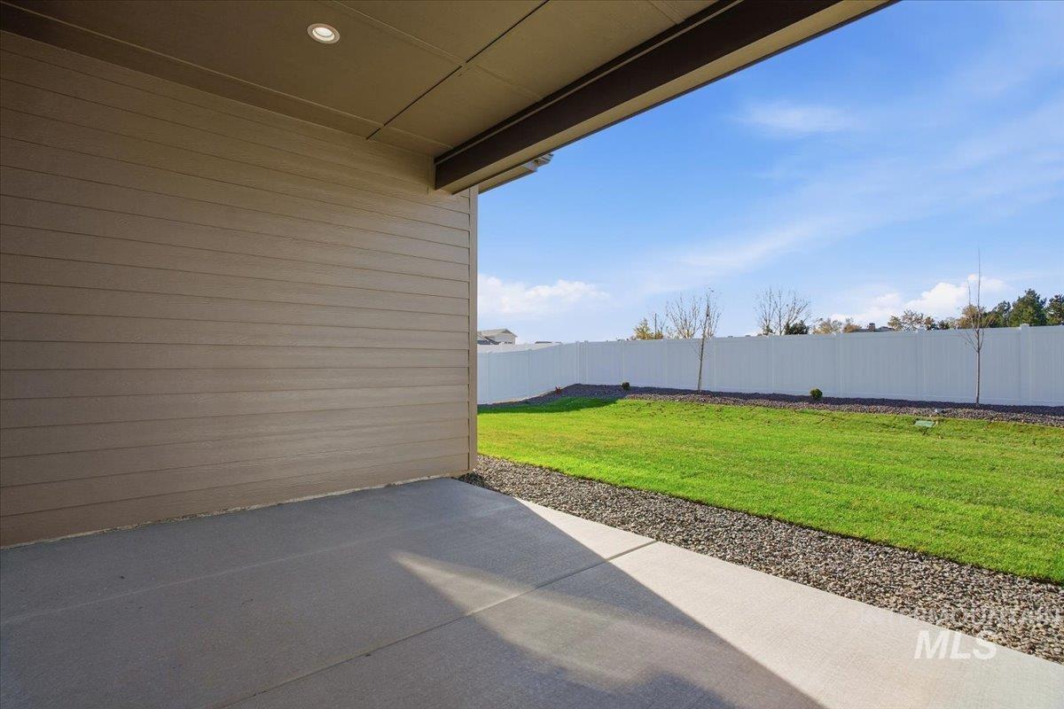 883 North Falling Water Way Eagle, ID 83616 - Photo 35 of 42