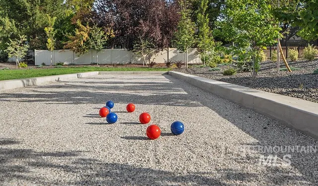 $799,990 | 883 North Falling Water Way, Eagle, ID 83616