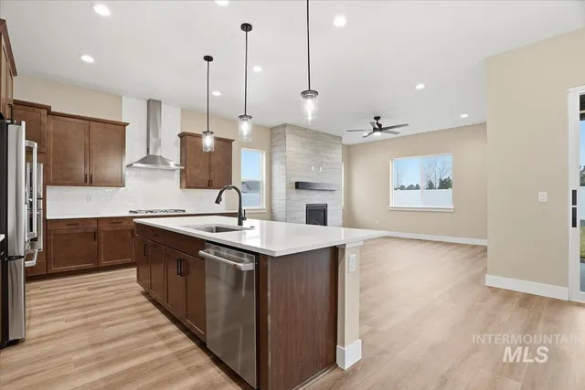 $799,990 | 883 North Falling Water Way, Eagle, ID 83616