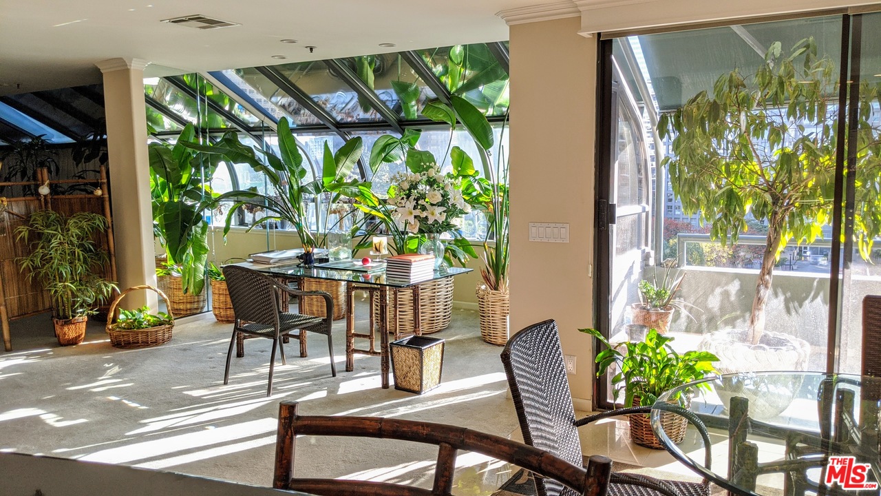 880 West 1st Street, Unit 603 Los Angeles, CA 90012 - Photo 34 of 54 a outdoor dining space with furniture