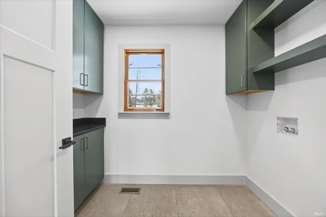 $649,900 | 301 East Glendora Drive, Bloomington, IN 47408